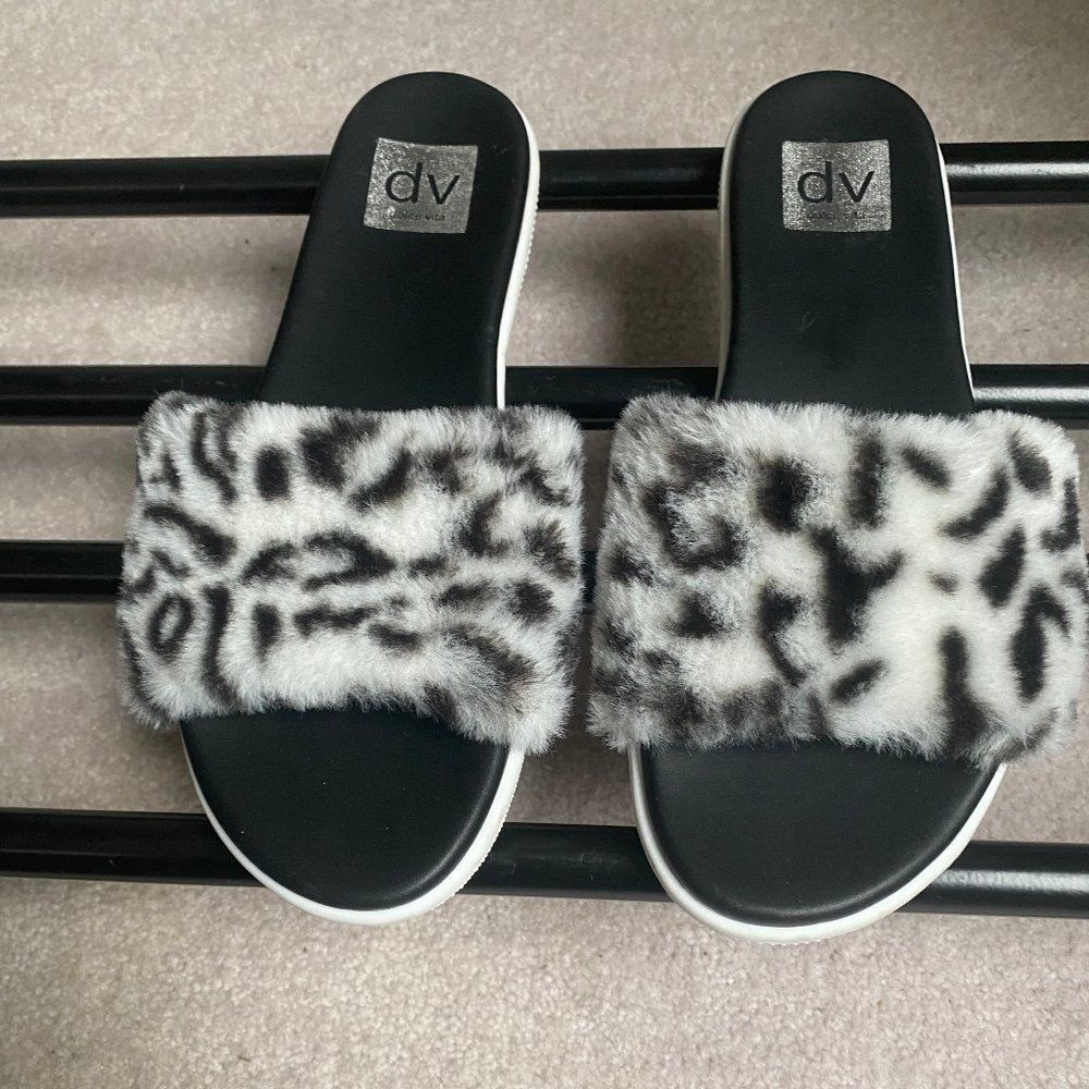 DOLCE VITA Women Jinah Plush Sandals - NEW NWOB